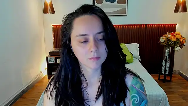 Snapshot of KatherineBond chatting on July 16, 2026, 5:10 pm KatherineBond online show from July 16, 2026, 5:10 pm