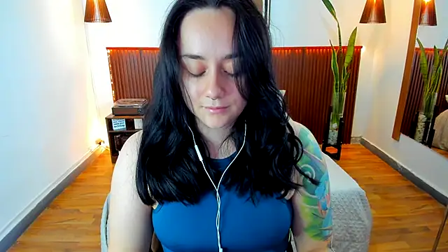 KatherineBond online show from October 11, 2025, 7:26 pm