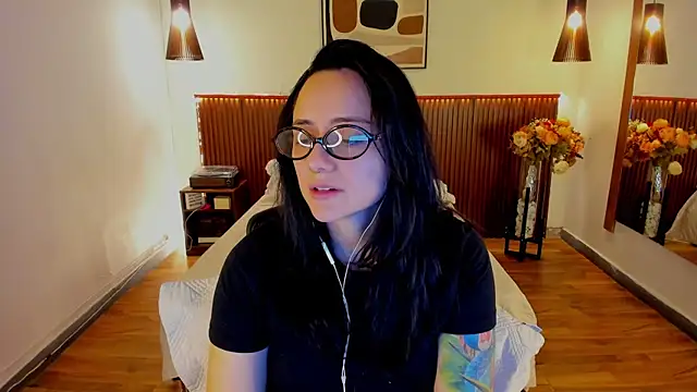 Snapshot of KatherineBond chatting on July 29, 2026, 4:28 pm KatherineBond online show from July 29, 2026, 4:28 pm