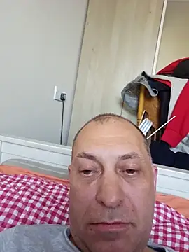 Snapshot of meateater1 chatting on December 19, 2025, 11:12 am meateater1 online show from December 19, 2025, 11:12 am