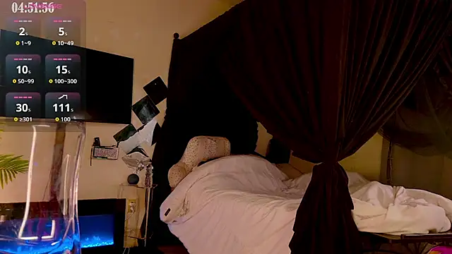 Snapshot of Aubreyessex chatting on June 24, 2026, 11:35 pm Aubreyessex online show from June 24, 2026, 11:35 pm
