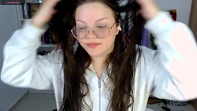 Snapshot of Gabiwaifu chatting on November 23, 2025, 3:49 am Gabiwaifu online show from November 23, 2025, 3:49 am