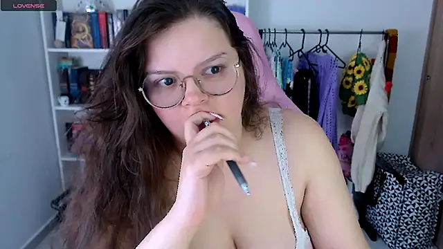 Snapshot of Gabiwaifu chatting on November 30, 2025, 6:19 pm Gabiwaifu online show from November 30, 2025, 6:19 pm