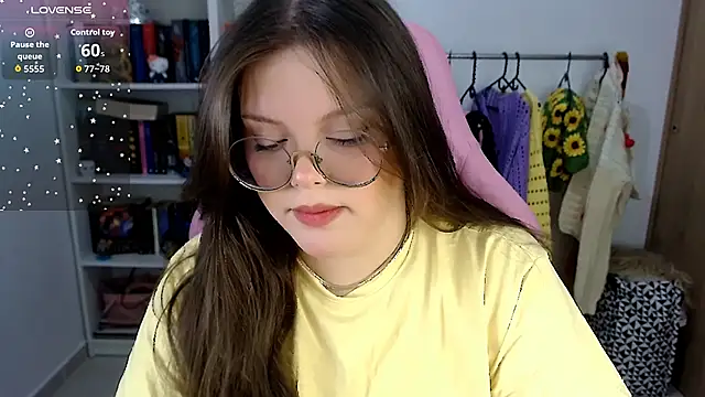 Snapshot of Gabiwaifu chatting on November 11, 2025, 2:17 am Gabiwaifu online show from November 11, 2025, 2:17 am