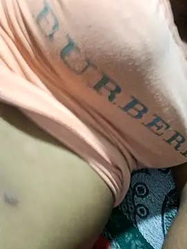 Snapshot of Priya_Bong chatting on September 29, 2025, 2:12 pm Priya Bong online show from September 29, 2025, 2:12 pm