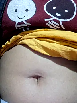 Snapshot of Priya_Bong chatting on November 19, 2025, 11:49 pm Priya Bong online show from November 19, 2025, 11:49 pm