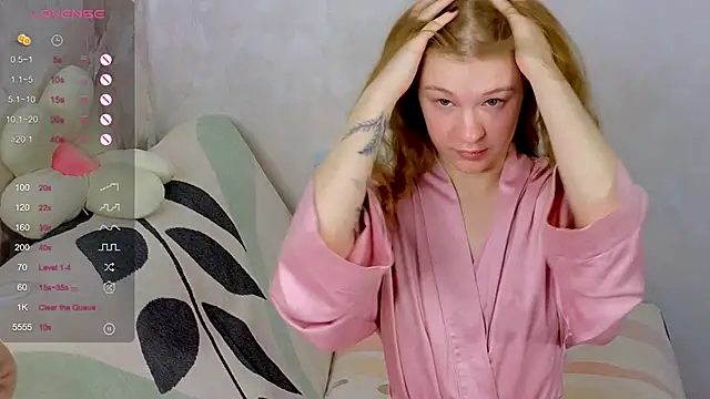 TrissMerigold9 online show from October 30, 2025, 9:18 am