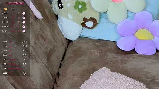 TrissMerigold9 online show from October 9, 2025, 9:26 pm