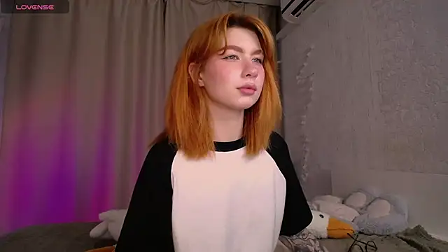 Evaa Moonn  online show from September 13, 2025, 11:05 pm