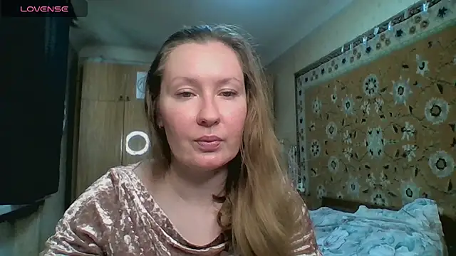 AnnaXLovers online show from April 25, 2026, 1:25 pm