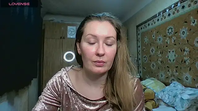 Snapshot of AnnaXLovers chatting on February 20, 2026, 12:29 pm AnnaXLovers online show from February 20, 2026, 12:29 pm