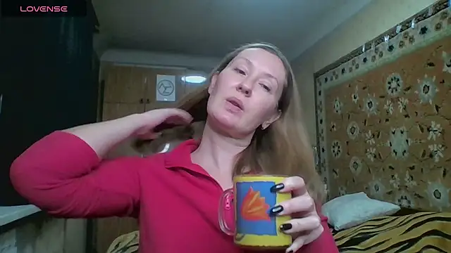 Snapshot of AnnaXLovers chatting on December 5, 2025, 12:04 pm AnnaXLovers online show from December 5, 2025, 12:04 pm