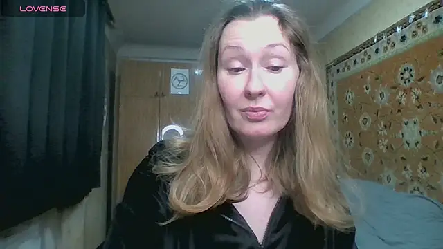 Snapshot of AnnaXLovers chatting on December 15, 2025, 2:56 pm AnnaXLovers online show from December 15, 2025, 2:56 pm