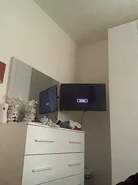 LaMaterialista online show from March 17, 2026, 3:59 pm