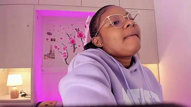 Snapshot of tamaraa_smiith chatting on November 28, 2025, 8:09 pm tamaraa smiith online show from November 28, 2025, 8:09 pm