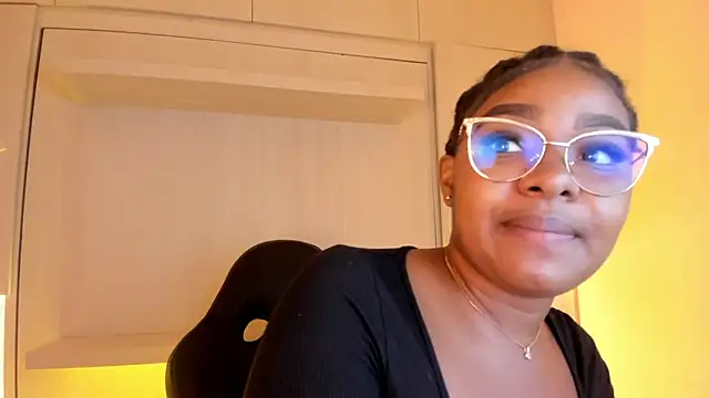 Snapshot of tamaraa_smiith chatting on October 29, 2025, 7:35 pm tamaraa smiith online show from October 29, 2025, 7:35 pm