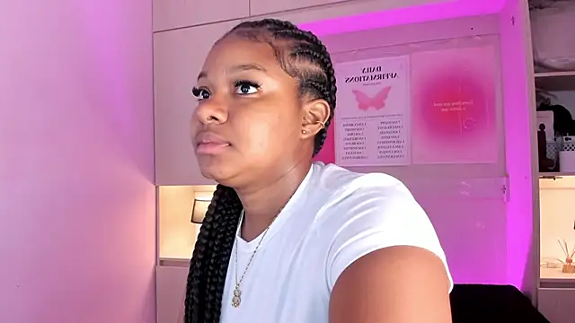 Snapshot of tamaraa_smiith chatting on September 28, 2025, 12:56 pm tamaraa smiith online show from September 28, 2025, 12:56 pm