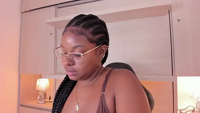 Snapshot of tamaraa_smiith chatting on October 16, 2025, 7:55 pm tamaraa smiith online show from October 16, 2025, 7:55 pm