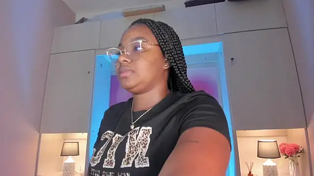 tamaraa smiith online show from May 23, 2026, 7:35 pm