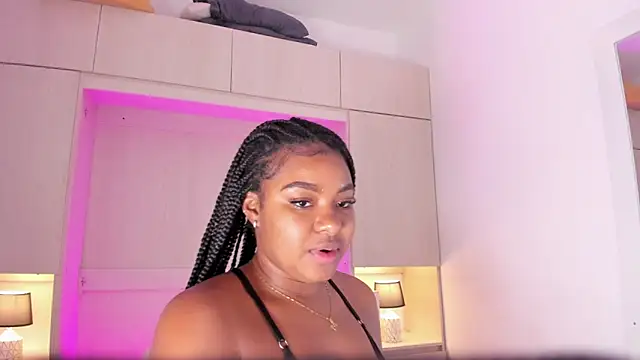 Snapshot of tamaraa_smiith chatting on March 21, 2025, 6:18 pm tamaraa smiith online show from March 21, 2025, 6:18 pm