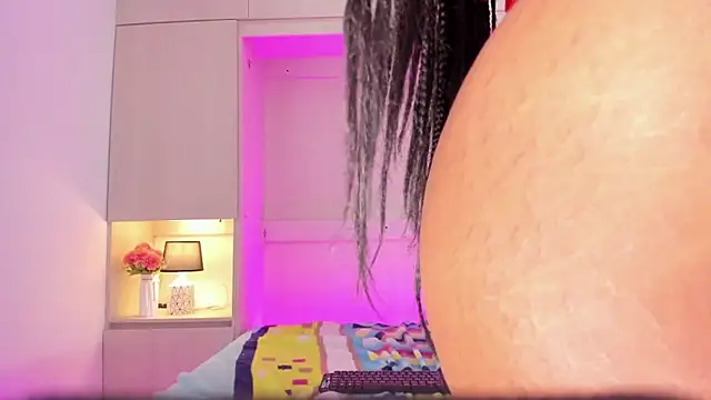 Snapshot of tamaraa_smiith chatting on March 11, 2025, 2:51 pm tamaraa smiith online show from March 11, 2025, 2:51 pm