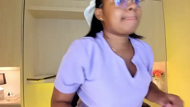 Snapshot of tamaraa_smiith chatting on November 24, 2025, 8:09 pm tamaraa smiith online show from November 24, 2025, 8:09 pm