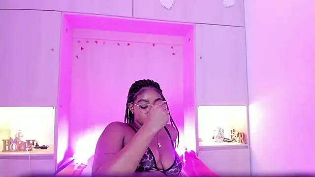 Snapshot of tamaraa_smiith chatting on September 13, 2025, 7:58 pm tamaraa smiith online show from September 13, 2025, 7:58 pm