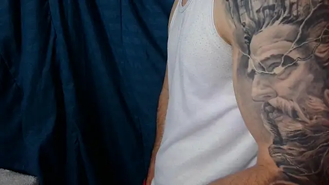 Snapshot of Kenner_fox77 chatting on December 24, 2024, 9:39 am Kenner fox77 online show from December 24, 2024, 9:39 am