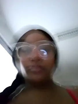 Adelehottman online show from October 6, 2025, 12:17 pm