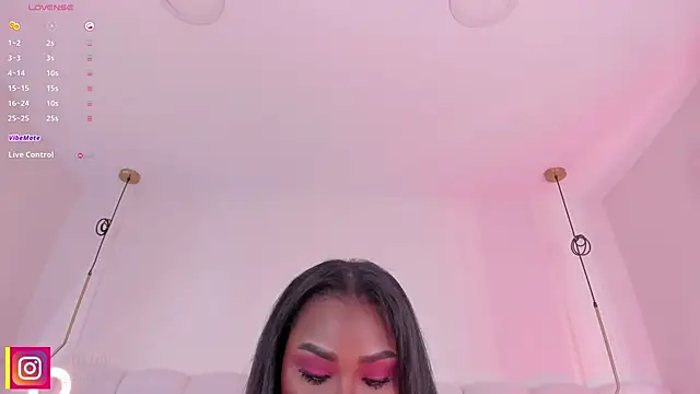 Snapshot of _huge_boobs_ebony chatting on October 21, 2025, 8:19 pm huge boobs ebony online show from October 21, 2025, 8:19 pm