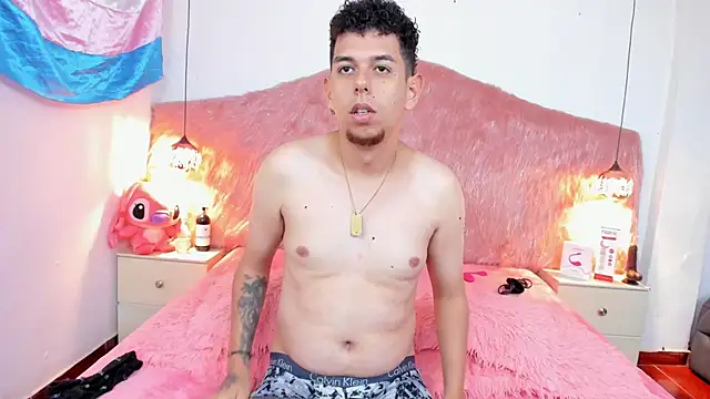 Snapshot of Derek_and_Skarlet chatting on March 13, 2026, 2:55 pm Derek and Skarlet online show from March 13, 2026, 2:55 pm