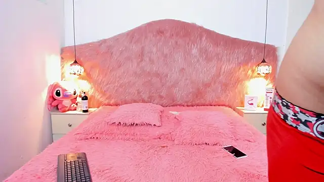 Snapshot of Derek_and_Skarlet chatting on January 10, 2026, 4:02 pm Derek and Skarlet online show from January 10, 2026, 4:02 pm