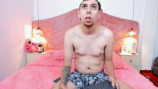 Snapshot of Derek_and_Skarlet chatting on January 15, 2026, 4:10 pm Derek and Skarlet online show from January 15, 2026, 4:10 pm