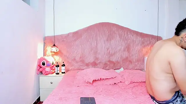 Snapshot of Derek_and_Skarlet chatting on December 2, 2025, 7:04 pm Derek and Skarlet online show from December 2, 2025, 7:04 pm