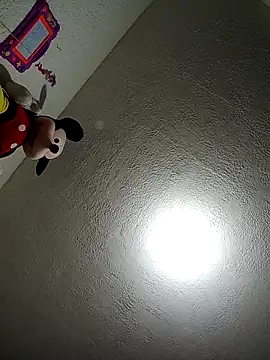 Snapshot of _Miaaleon chatting on April 10, 2026, 10:11 am Miaaleon online show from April 10, 2026, 10:11 am