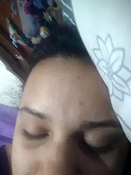  Miaaleon online show from November 28, 2025, 9:20 am