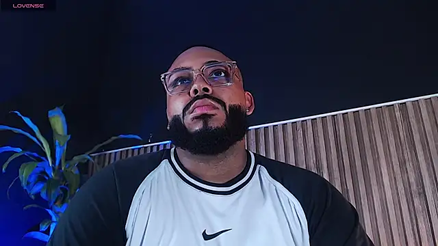 Snapshot of DilanJonnes_ chatting on January 29, 2025, 10:11 pm DilanJonnes online show from January 29, 2025, 10:11 pm