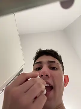 Snapshot of kennay777 chatting on October 30, 2025, 2:32 am kennay777 online show from October 30, 2025, 2:32 am