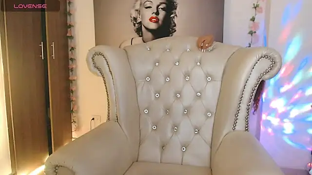 Snapshot of Isabelhot1 chatting on June 2, 2026, 8:09 pm Isabelhot1 online show from June 2, 2026, 8:09 pm