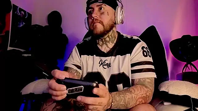 Snapshot of Ash_gusbig chatting on February 16, 2026, 1:37 am Ash gusbig online show from February 16, 2026, 1:37 am