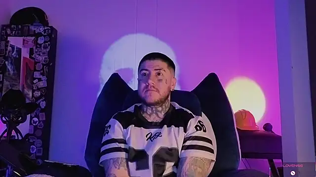 Snapshot of Ash_gusbig chatting on January 11, 2026, 2:51 am Ash gusbig online show from January 11, 2026, 2:51 am