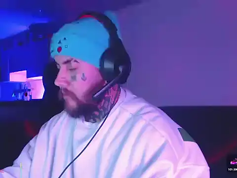 Snapshot of Ash_gusbig chatting on March 3, 2026, 3:46 am Ash gusbig online show from March 3, 2026, 3:46 am