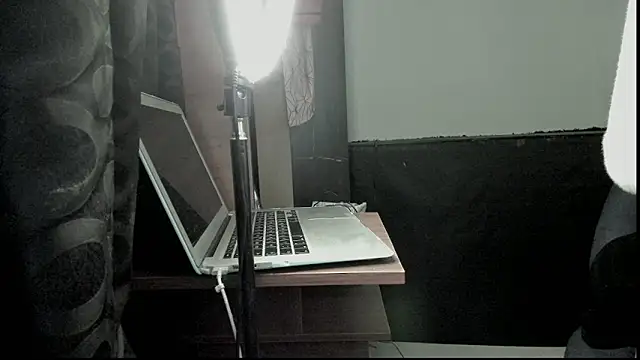 Snapshot of Venushexivu616 chatting on October 22, 2025, 8:03 am Venushexivu616 online show from October 22, 2025, 8:03 am