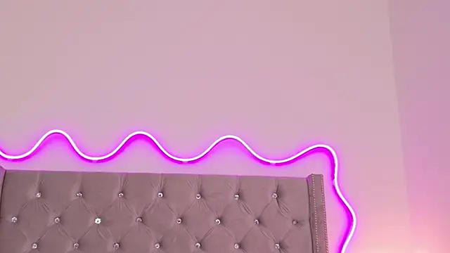 JuliaSUMMERS2022 online show from March 8, 2026, 2:04 am