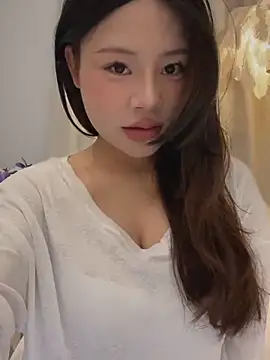 Hot Mm online show from May 2, 2026, 8:41 am