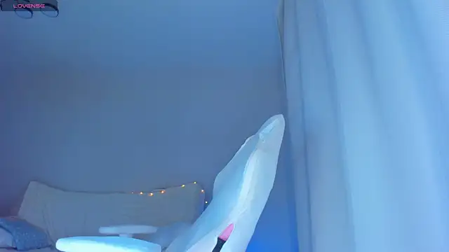 Snapshot of JennyWoody chatting on October 25, 2025, 4:18 pm JennyWoody online show from October 25, 2025, 4:18 pm