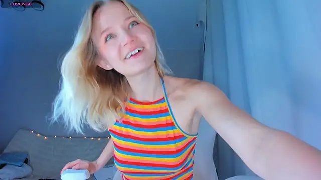 Snapshot of JennyWoody chatting on November 23, 2025, 2:32 am JennyWoody online show from November 23, 2025, 2:32 am