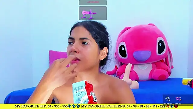 Snapshot of AriannaLewiis chatting on May 19, 2026, 1:56 am AriannaLewiis online show from May 19, 2026, 1:56 am