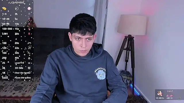 MyLatinHotBoys online show from December 18, 2024, 11:56 am