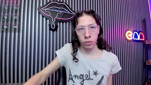 Snapshot of Kattycar chatting on February 19, 2025, 9:14 pm Kattycar online show from February 19, 2025, 9:14 pm